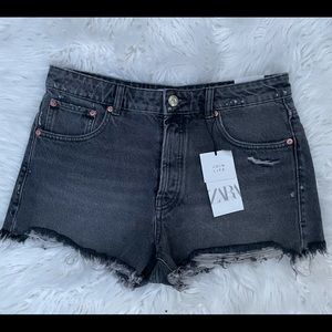 Zara Mid-Rise Denim Shorts; New with tags (US8)
